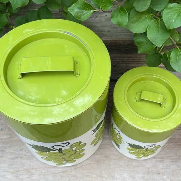 Set of 2 Retro Avocado Green Metal Kitchen Canisters With Grape Motif - Picture 2 of 16